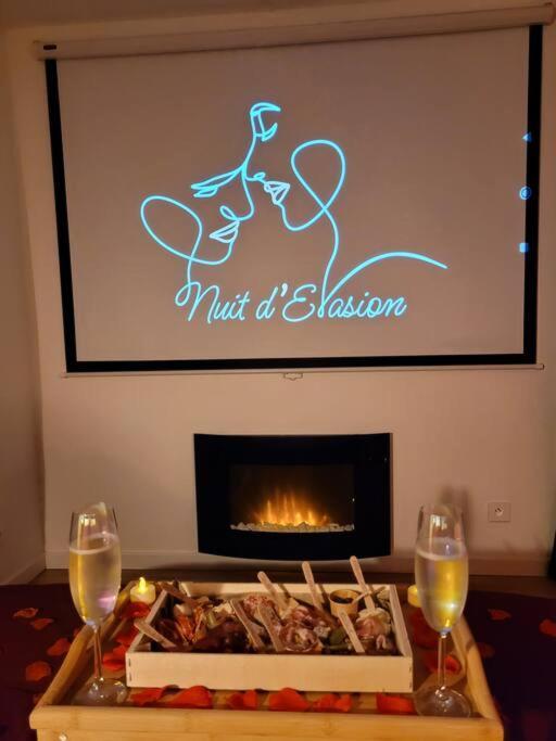 Nuit D'Evasion Love Room Avec Baignoire Balneotherapie Tolone Esterno foto