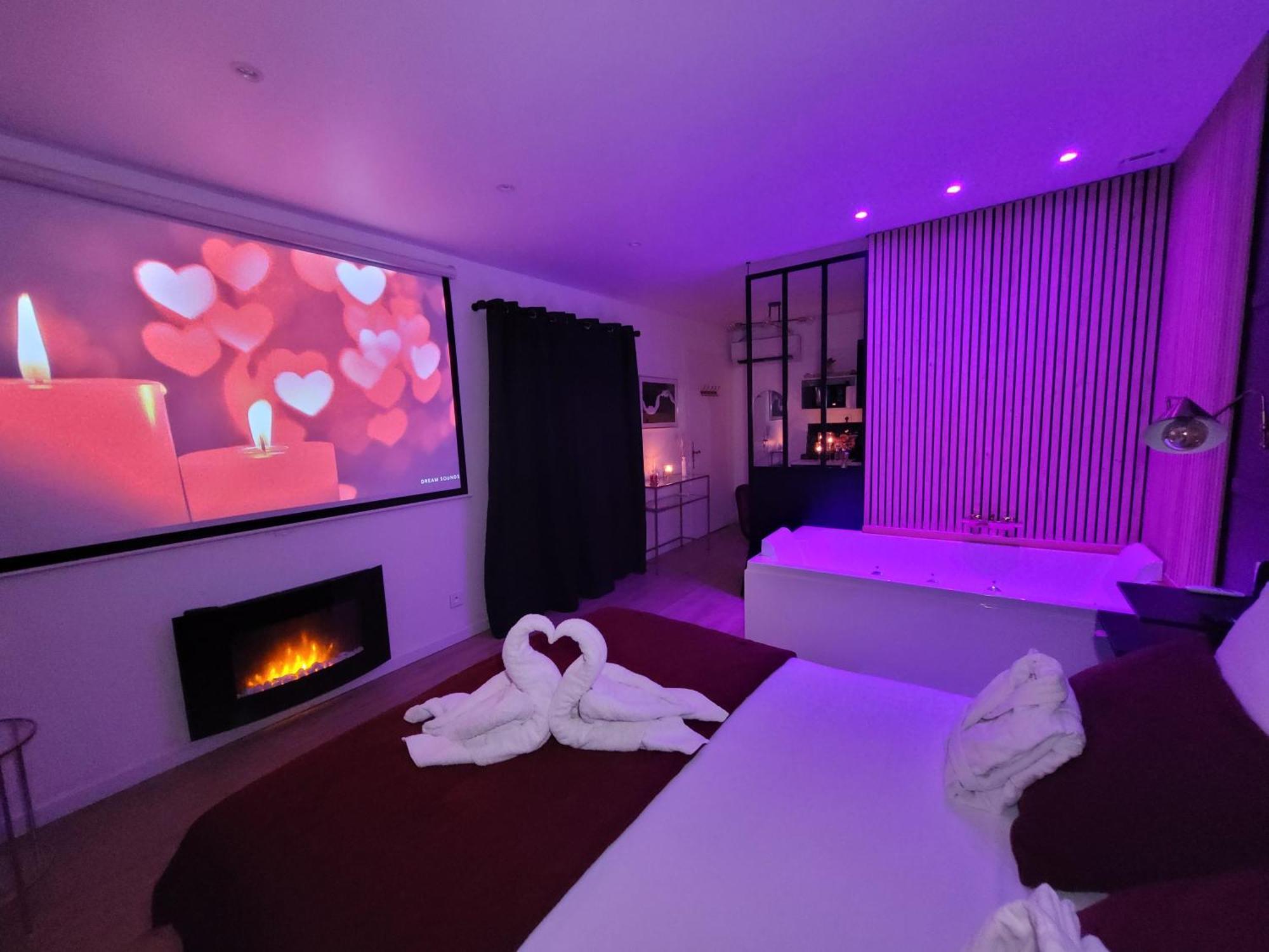 Nuit D'Evasion Love Room Avec Baignoire Balneotherapie Tolone Esterno foto