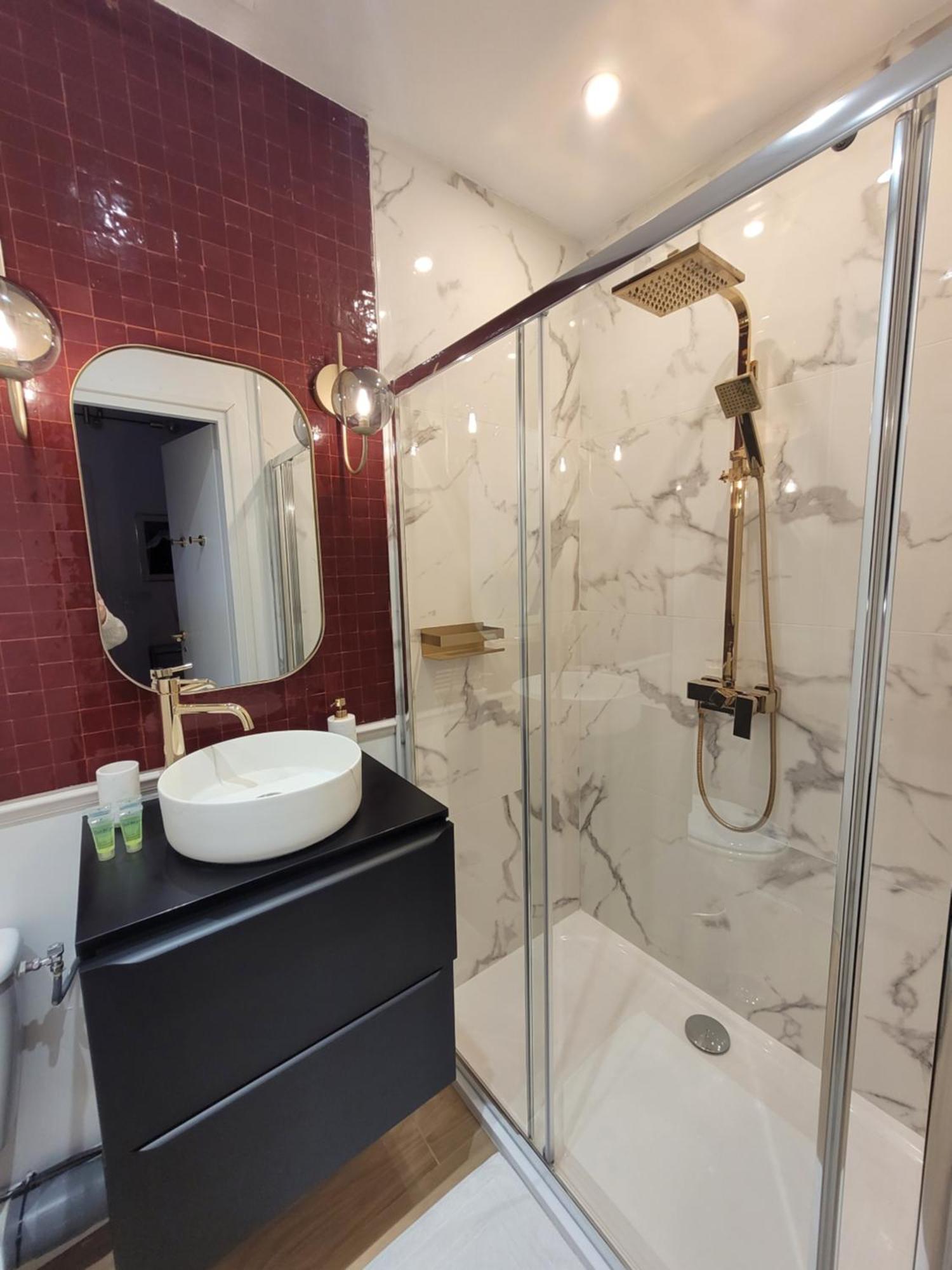 Nuit D'Evasion Love Room Avec Baignoire Balneotherapie Tolone Esterno foto