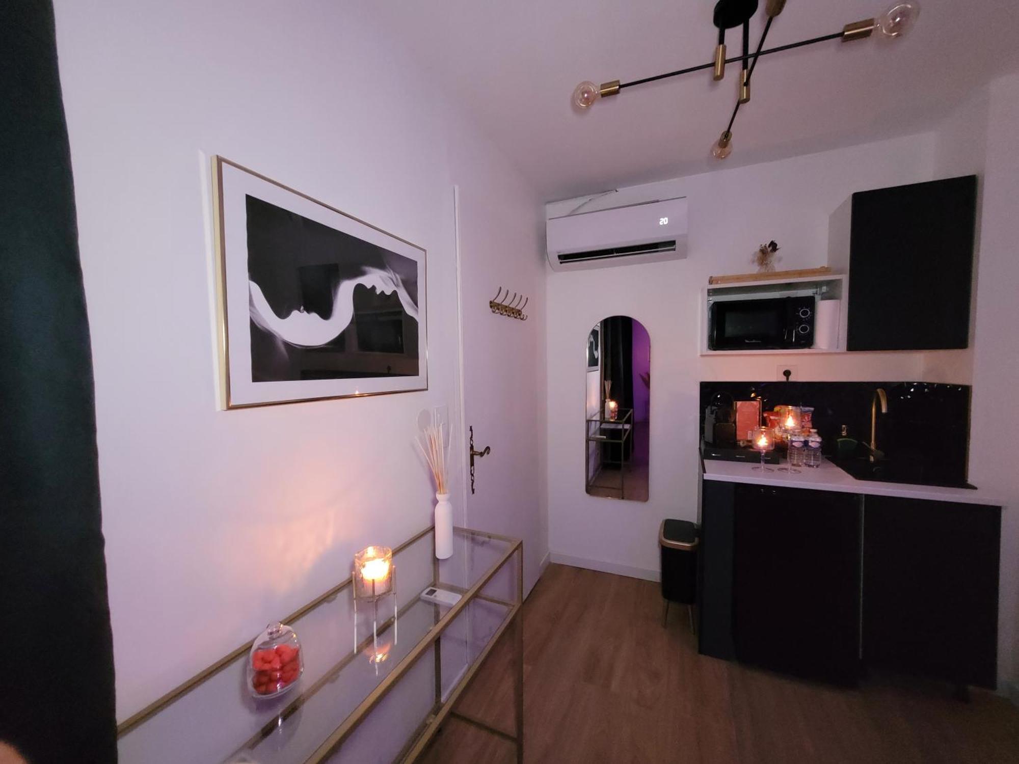 Nuit D'Evasion Love Room Avec Baignoire Balneotherapie Tolone Esterno foto