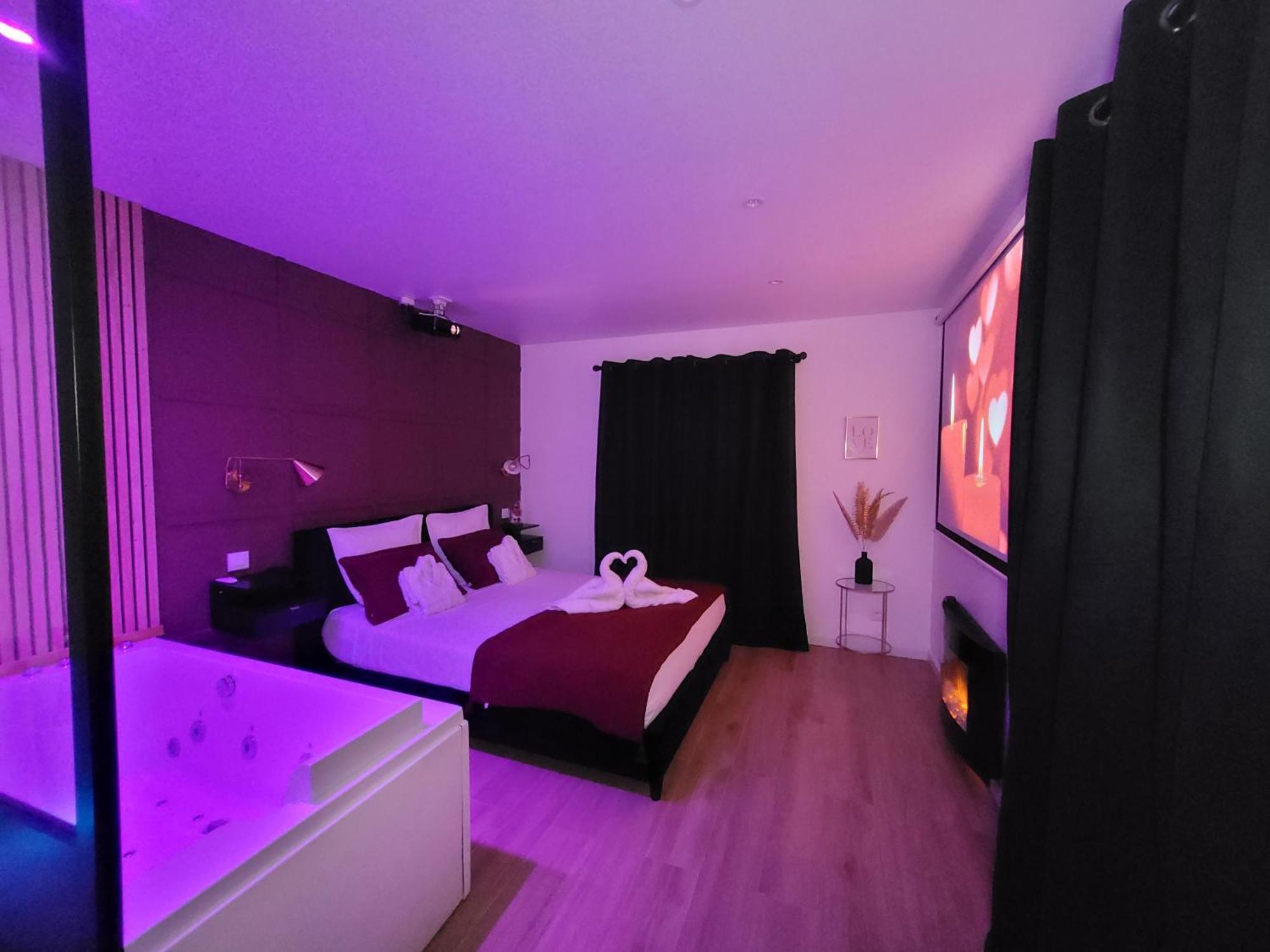Nuit D'Evasion Love Room Avec Baignoire Balneotherapie Tolone Esterno foto